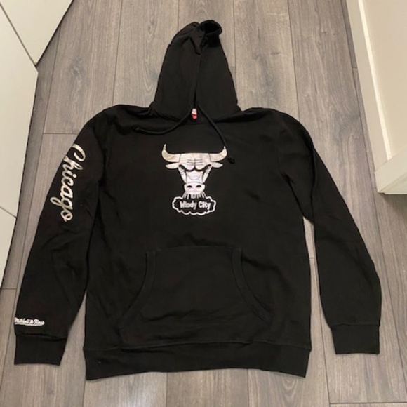 Mitchell & Ness Chicago Bulls iridescent Black Hoodie NWT - Picture 1 of 6